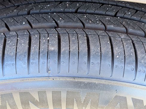 Used 2023 Kia Sorento SX Prestige image 11