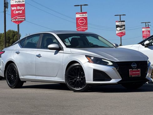 New 2025 Nissan Altima 2.5 SV w/ SV Special Edition Package image 2