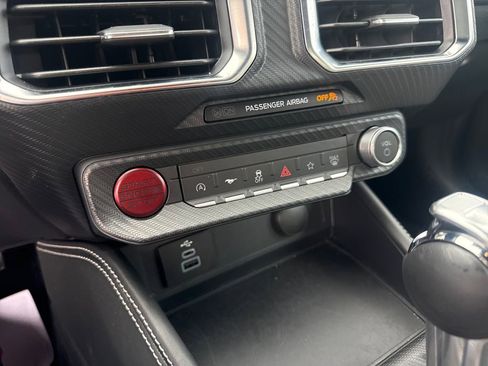 Used 2025 Ford Mustang Premium image 34