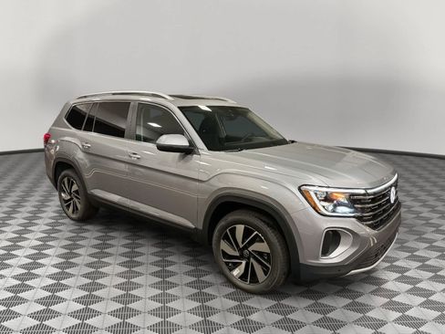 New 2026 Volkswagen Atlas SEL AWD/4WD image 1