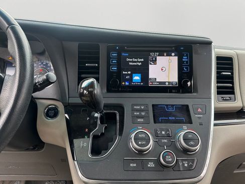 Used 2017 Toyota Sienna XLE w/ XLE Navigation Package image 15