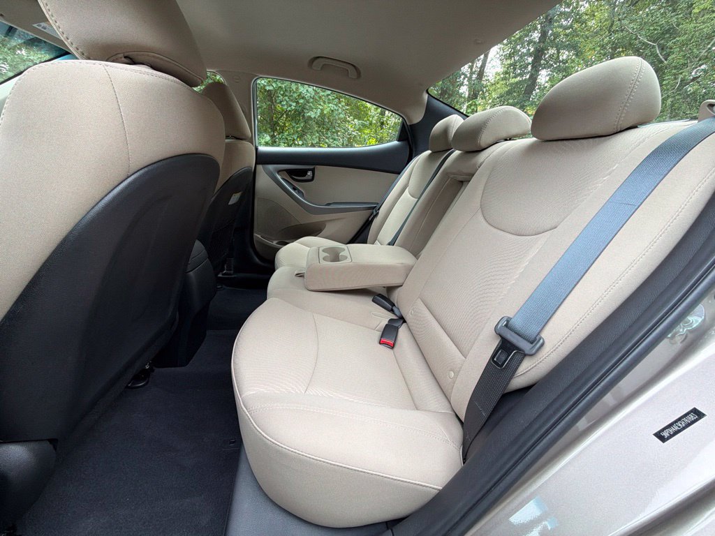 Used 2016 Hyundai Elantra SE FWD image 13