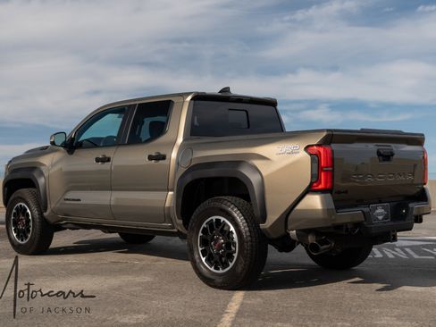 Used 2025 Toyota Tacoma TRD Off-Road image 7