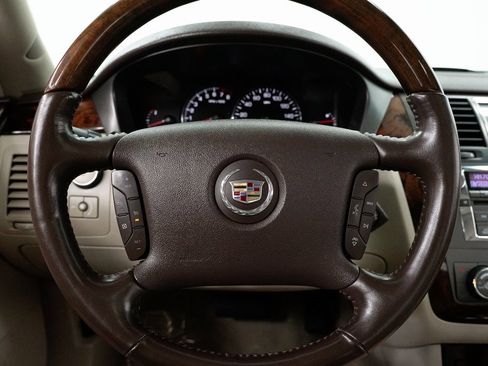 Used 2010 Cadillac DTS Luxury image 13