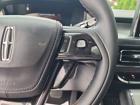 Used 2022 Lincoln Aviator AWD w/ Premium Package image 24