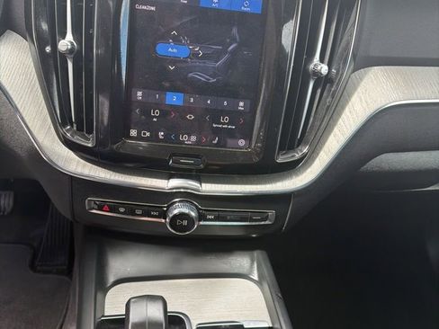 Certified 2025 Volvo XC60 B5 Plus AWD/4WD image 10
