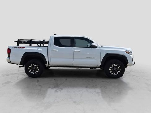 Used 2019 Toyota Tacoma TRD Off-Road AWD/4WD image 9