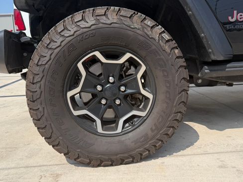 Certified 2020 Jeep Gladiator Rubicon AWD/4WD image 20