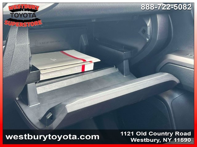 Used 2018 Toyota Tacoma TRD Sport AWD/4WD image 30