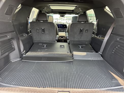 Used 2026 Chevrolet Traverse RS w/ LPO, Floor Liner Package AWD/4WD image 32