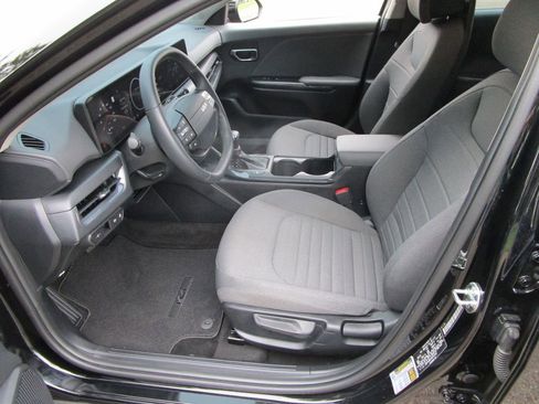 Used 2025 Kia K4 EX image 15