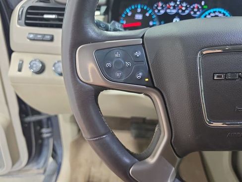 Used 2017 GMC Yukon Denali AWD/4WD image 11
