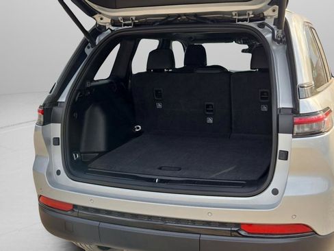 New 2025 Jeep Grand Cherokee Altitude RWD image 25