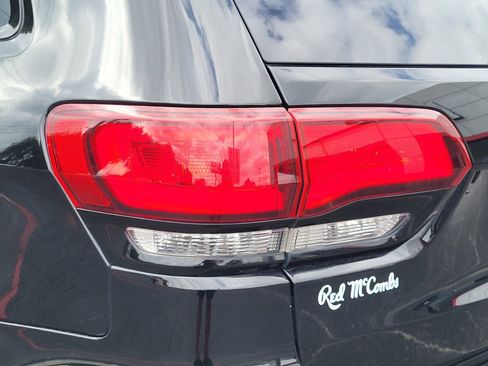 Used 2021 Jeep Grand Cherokee Laredo X RWD image 10