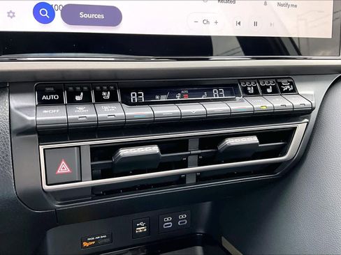 Used 2025 Toyota Camry XSE w/ Premium Plus Package image 34