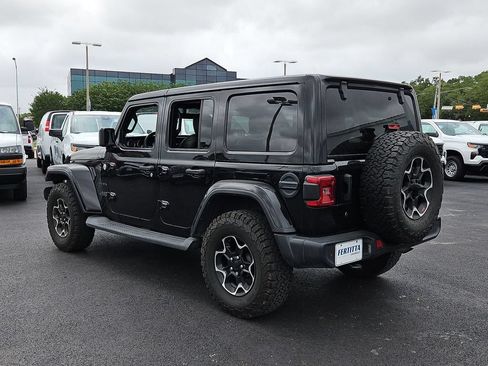 Used 2018 Jeep Wrangler Unlimited Sahara AWD/4WD image 15