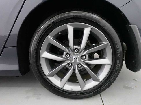 Certified 2019 Honda Civic EX image 9