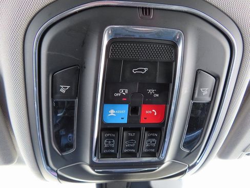 Used 2023 Jeep Grand Cherokee Limited w/ Trailer Tow Prep Group (B) image 12