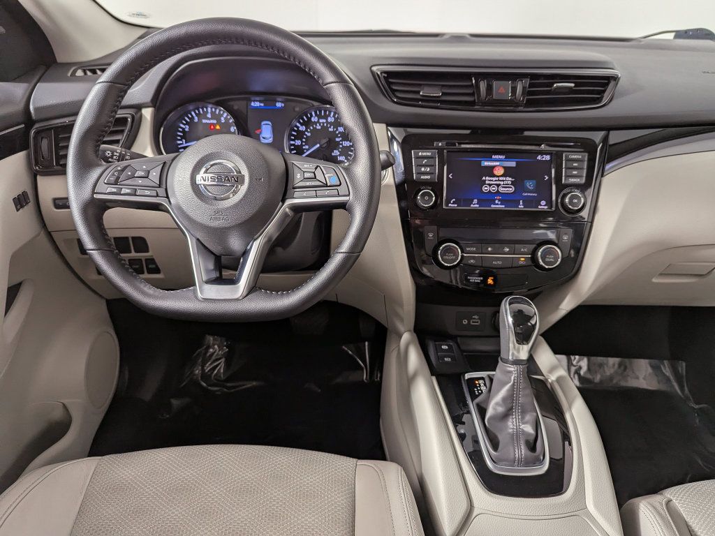 Used 2022 Nissan Rogue Sport SV w/ Technology Package FWD image 17
