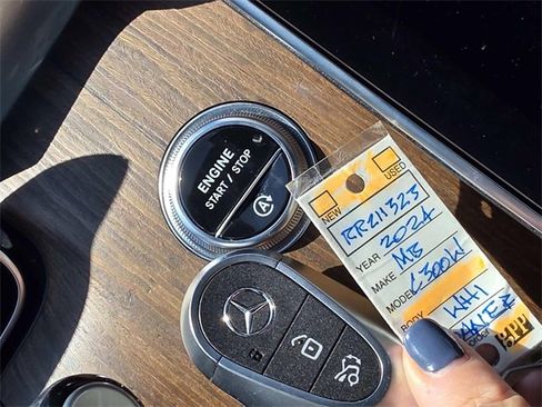 Used 2024 Mercedes-Benz C 300 4MATIC Sedan image 15