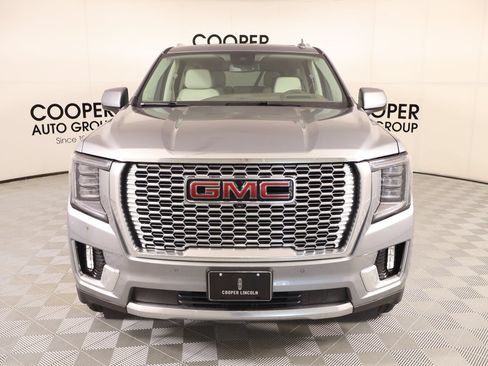 Used 2023 GMC Yukon Denali AWD/4WD image 9