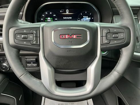 Used 2023 GMC Yukon SLT w/ SLT Luxury Package image 39