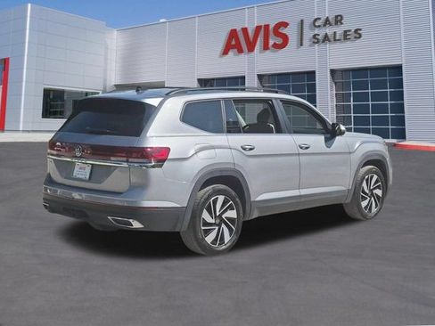 Used 2025 Volkswagen Atlas SE FWD image 6