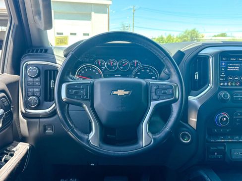Used 2021 Chevrolet Silverado 1500 LTZ AWD/4WD image 23