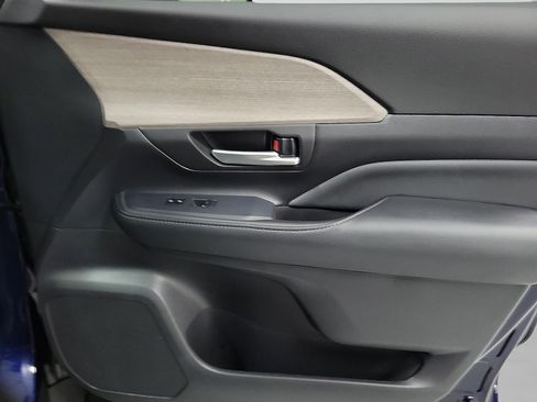 Certified 2025 Toyota Grand Highlander FWD image 15