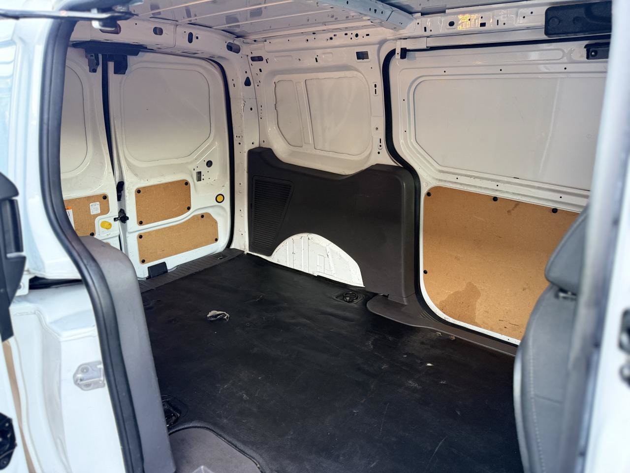 Used 2020 Ford Transit Connect XLT FWD image 19