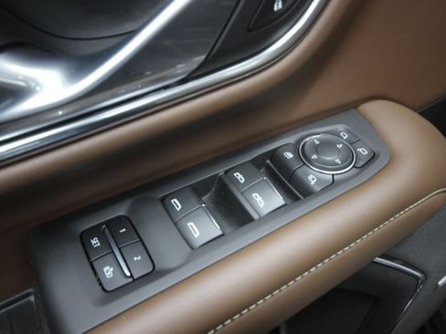 Used 2021 Chevrolet Tahoe High Country image 12