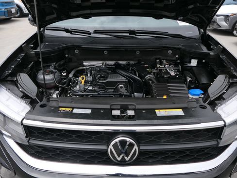 Used 2023 Volkswagen Taos SE w/ Panoramic Sunroof Package AWD/4WD image 30