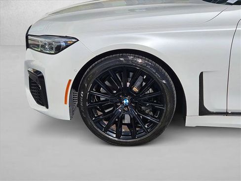 Used 2022 BMW 740i w/ M Sport Package image 24