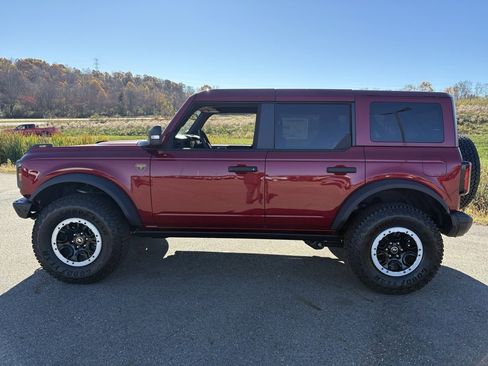 New 2025 Ford Bronco Badlands image 2