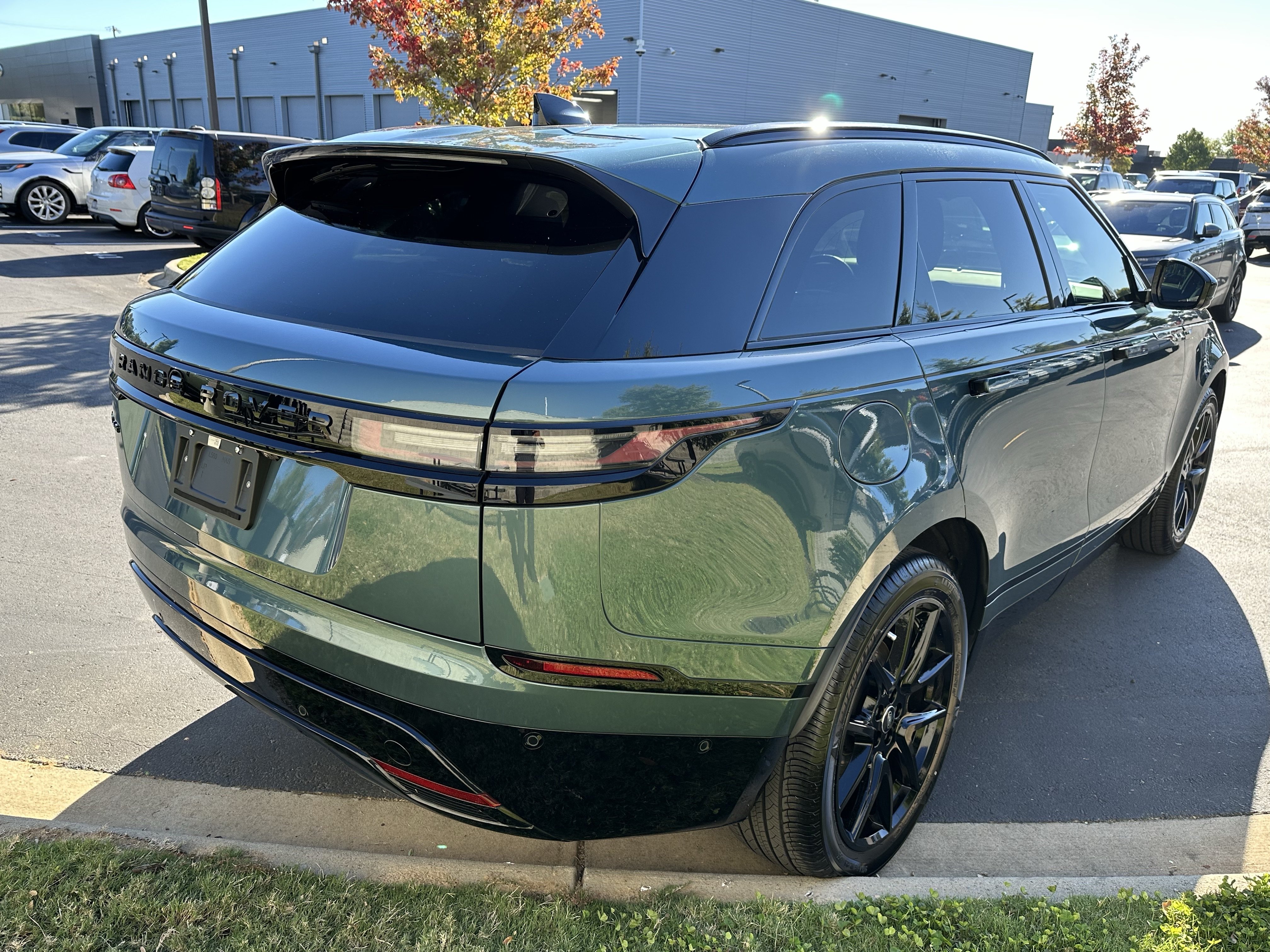 Certified 2026 Land Rover Range Rover Velar Dynamic SE AWD/4WD image 8