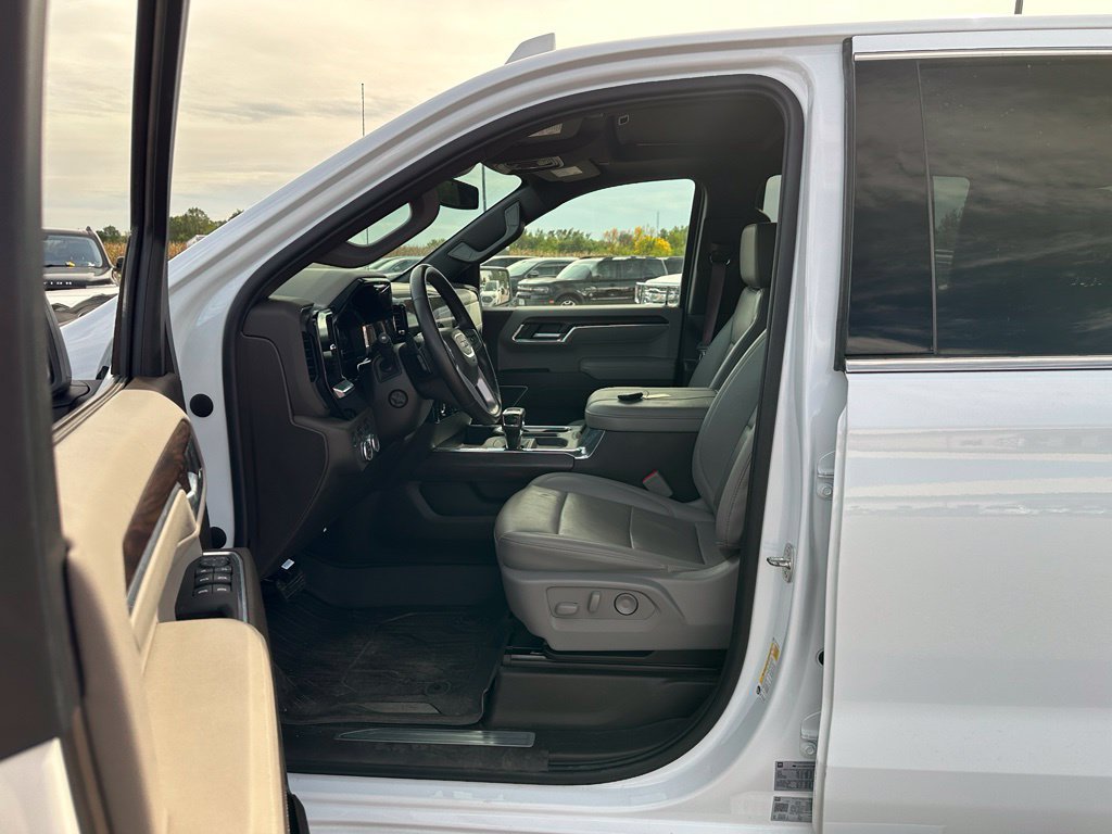 Used 2023 GMC Sierra 1500 SLT w/ SLT Premium Package AWD/4WD image 10