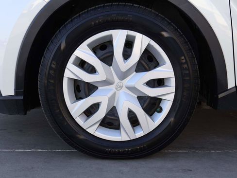 Used 2020 Toyota C-HR LE image 6