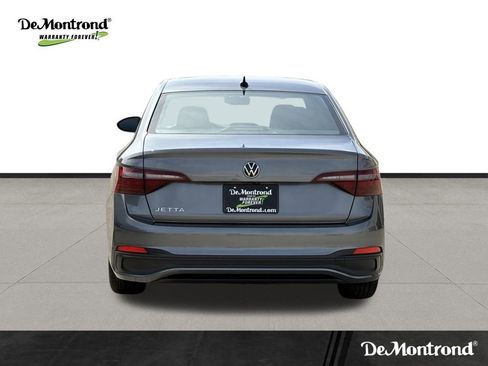 Used 2023 Volkswagen Jetta Sport image 6
