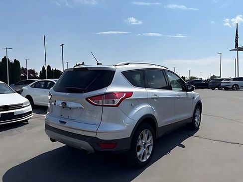 Used 2015 Ford Escape Titanium FWD image 4