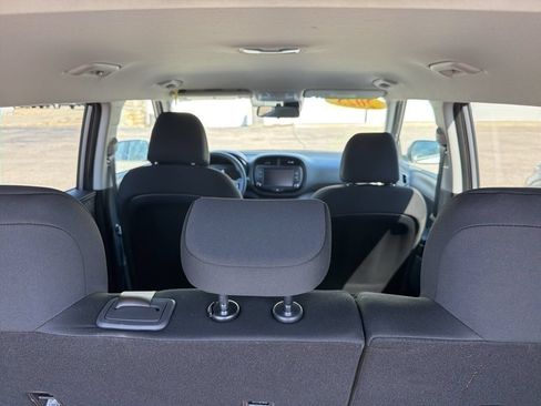 Used 2025 Kia Soul LX w/ LX Technology Package FWD image 41