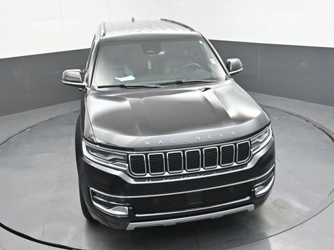 Used 2024 Jeep Wagoneer L Series II RWD image 32