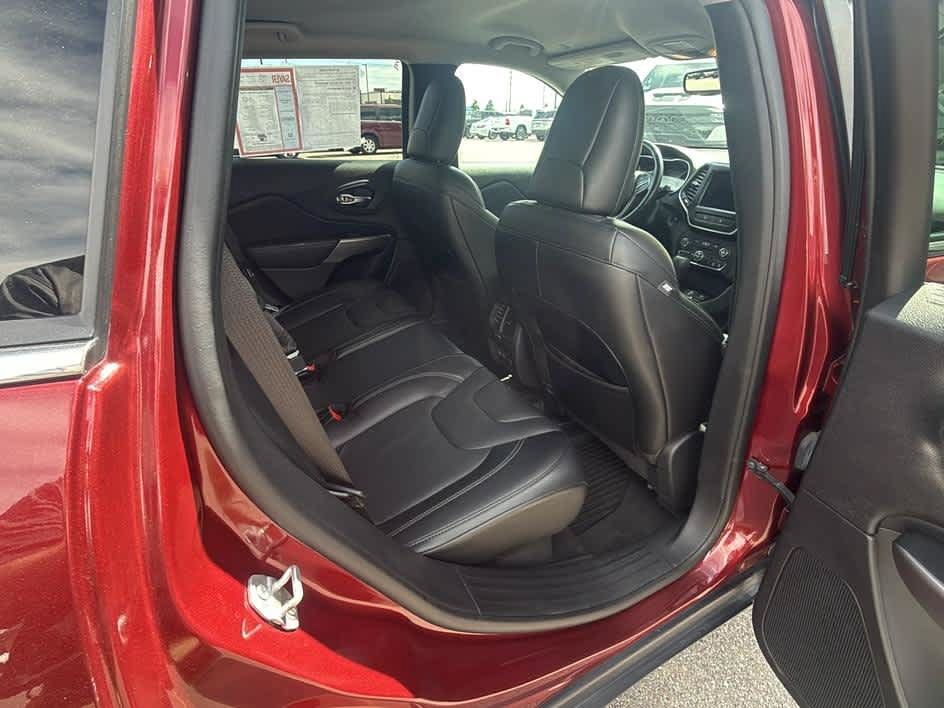 Used 2021 Jeep Cherokee Latitude Lux w/ Comfort/Convenience Group AWD/4WD image 38