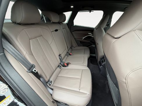 New 2025 Audi Q5 Prestige image 18