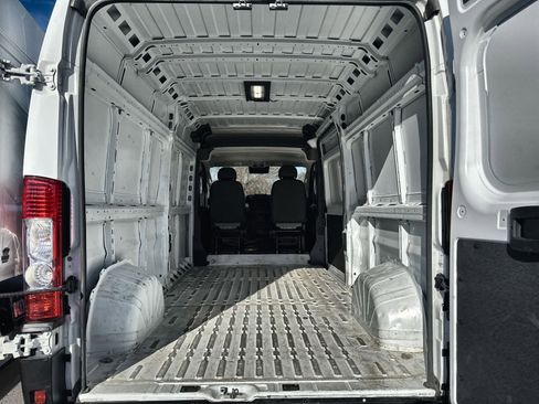 Used 2024 RAM ProMaster 2500 w/ Convenience Group image 22