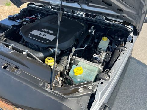 Used 2016 Jeep Wrangler Unlimited Sport w/ Connectivity Group AWD/4WD image 43