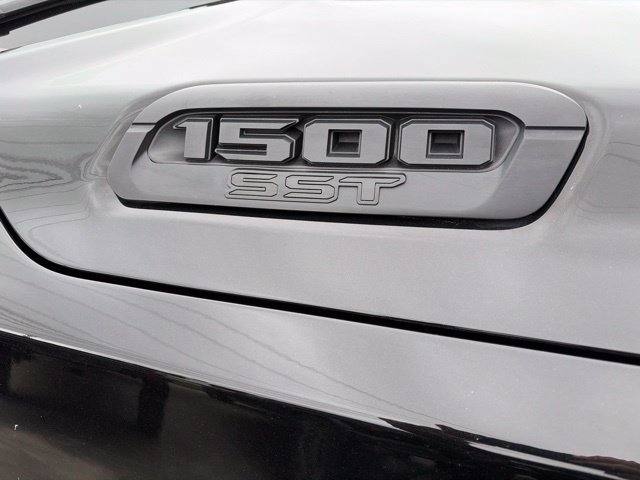 Used 2025 RAM 1500 Big Horn AWD/4WD image 4