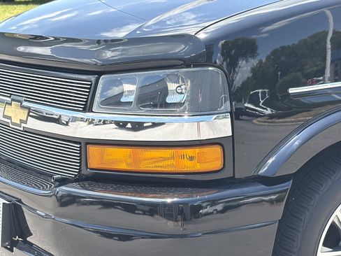 Used 2021 Chevrolet Express 2500 RWD image 8