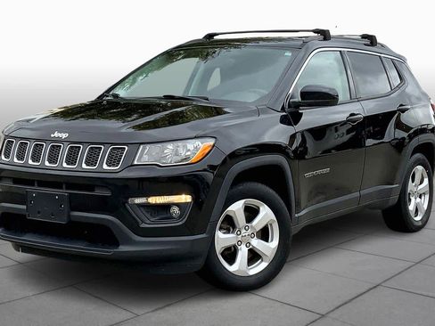 Used 2017 Jeep Compass Latitude image 1