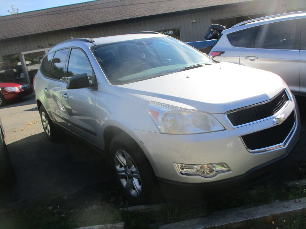 Used 2011 Chevrolet Traverse LS AWD/4WD image 2