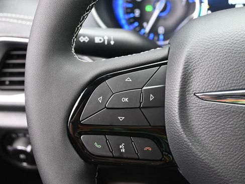New 2026 Chrysler Pacifica Limited FWD image 11